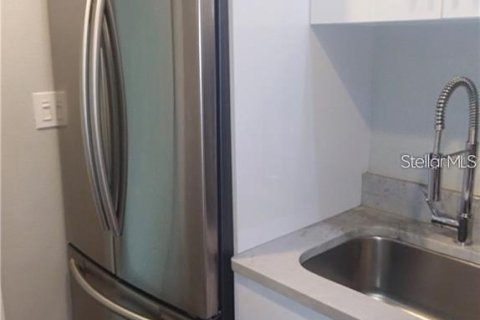 Propiedad comercial en alquiler en Kissimmee, Florida, 521.55 m2 № 1872800 - foto 5