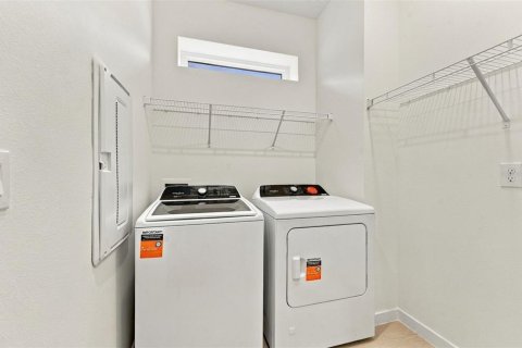 Duplex in Parrish, Florida 2 bedrooms, 146.69 sq.m. № 2115580 - photo 16