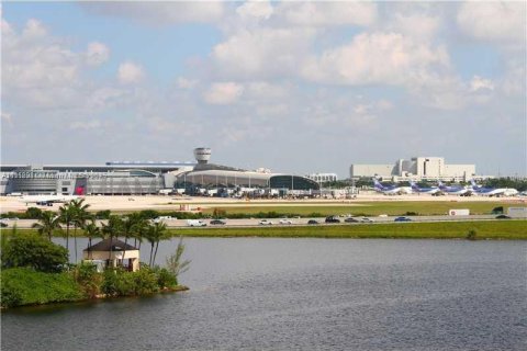 Condominio en venta en Miami, Florida, 2 dormitorios, 84.91 m2 № 2013700 - foto 3