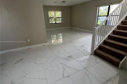 House in Miramar, Florida 5 bedrooms, 314.1 sq.m. № 1943456 - photo 8