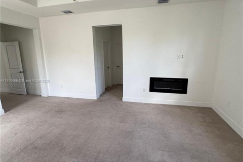 House in Miramar, Florida 5 bedrooms, 314.1 sq.m. № 1943456 - photo 25