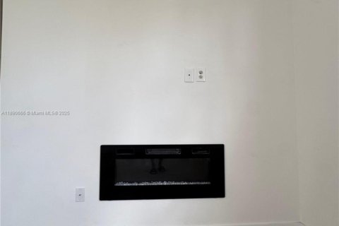 House in Miramar, Florida 5 bedrooms, 314.1 sq.m. № 1943456 - photo 26