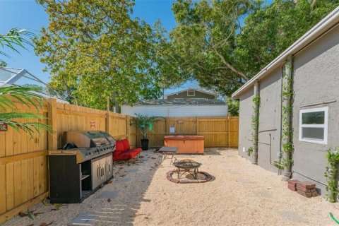 Duplex in Saint Petersburg, Florida 4 bedrooms, 140.84 sq.m. № 1916351 - photo 22