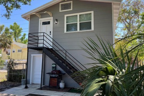 Duplex in Saint Petersburg, Florida 4 bedrooms, 140.84 sq.m. № 1916351 - photo 25