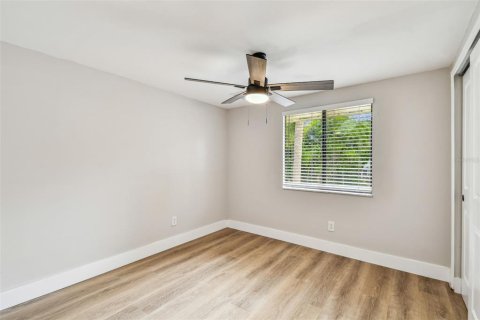 House in Tampa, Florida 3 bedrooms, 124.58 sq.m. № 1831342 - photo 15