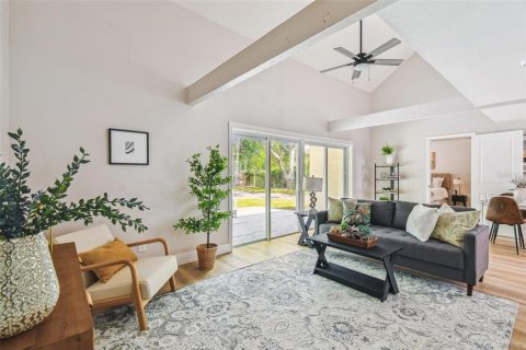 House in Tampa, Florida 3 bedrooms, 124.58 sq.m. № 1831342 - photo 5