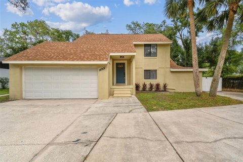 House in Tampa, Florida 3 bedrooms, 124.58 sq.m. № 1831342 - photo 1