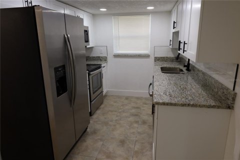 House in Hudson, Florida 3 bedrooms, 120.96 sq.m. № 1640541 - photo 6