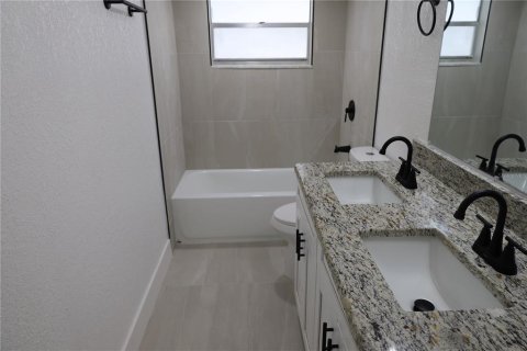 House in Hudson, Florida 3 bedrooms, 120.96 sq.m. № 1640541 - photo 10