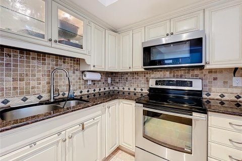 Condo in Clearwater, Florida, 2 bedrooms  № 1742824 - photo 6