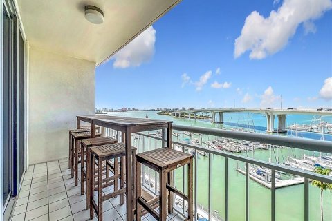 Condo in Clearwater, Florida, 2 bedrooms  № 1742824 - photo 18