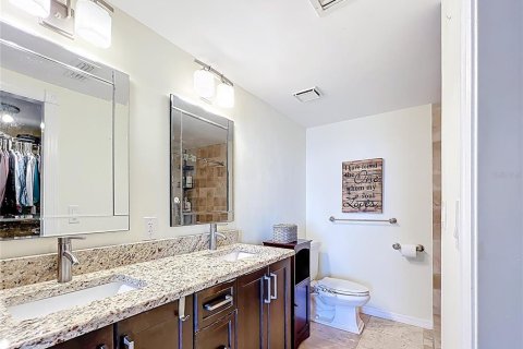 Condo in Clearwater, Florida, 2 bedrooms  № 1742824 - photo 12
