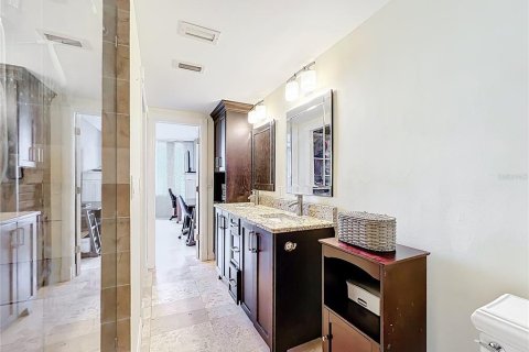 Condo in Clearwater, Florida, 2 bedrooms  № 1742824 - photo 13