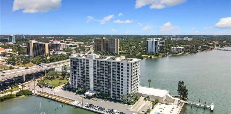 Condo in Clearwater, Florida, 2 bedrooms № 1742824