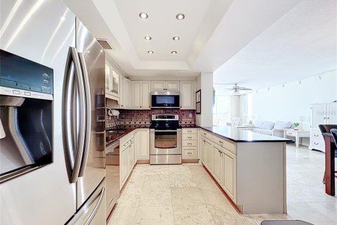 Condo in Clearwater, Florida, 2 bedrooms  № 1742824 - photo 5