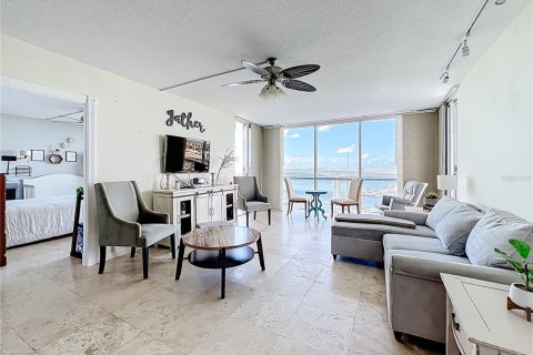 Condo in Clearwater, Florida, 2 bedrooms  № 1742824 - photo 2