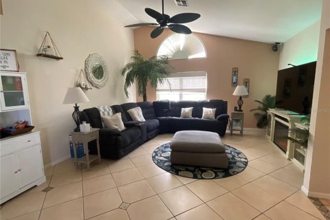 House in Englewood, Florida 4 bedrooms, 217.11 sq.m. № 1832959 - photo 11