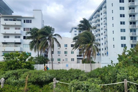 Condominio en venta en Miami Beach, Florida, 18.58 m2 № 1925612 - foto 13