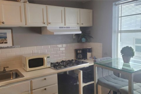 Condominio en venta en Miami Beach, Florida, 18.58 m2 № 1925612 - foto 7