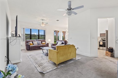 House in Ave Maria, Florida 3 bedrooms, 169.64 sq.m. № 2043313 - photo 6