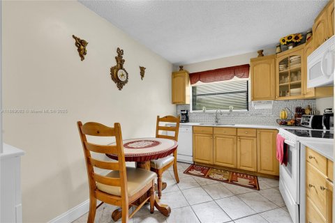 Купить таунхаус в Лодерхилл, Флорида 2 спальни, 137.5м2, № 1897750 - фото 12