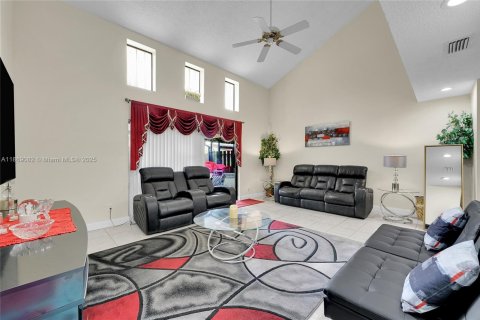 Купить таунхаус в Лодерхилл, Флорида 2 спальни, 137.5м2, № 1897750 - фото 8