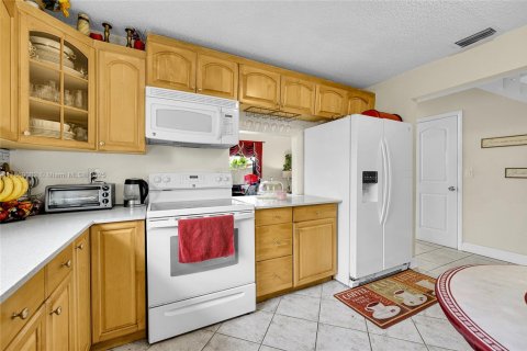 Купить таунхаус в Лодерхилл, Флорида 2 спальни, 137.5м2, № 1897750 - фото 14