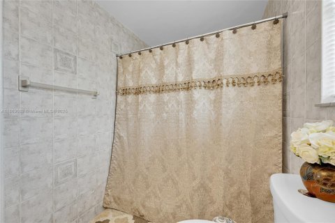 Купить таунхаус в Лодерхилл, Флорида 2 спальни, 137.5м2, № 1897750 - фото 20