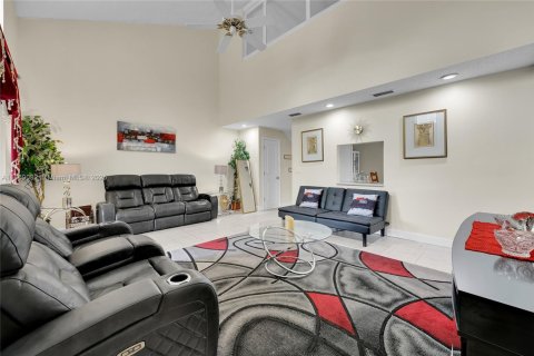 Купить таунхаус в Лодерхилл, Флорида 2 спальни, 137.5м2, № 1897750 - фото 9