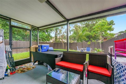 Купить таунхаус в Лодерхилл, Флорида 2 спальни, 137.5м2, № 1897750 - фото 21