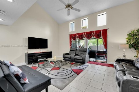 Купить таунхаус в Лодерхилл, Флорида 2 спальни, 137.5м2, № 1897750 - фото 7