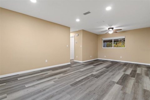 House in Brooksville, Florida 3 bedrooms, 118.45 sq.m. № 2212926 - photo 4