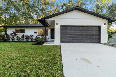 House in Brooksville, Florida 3 bedrooms, 118.45 sq.m. № 2212926 - photo 2