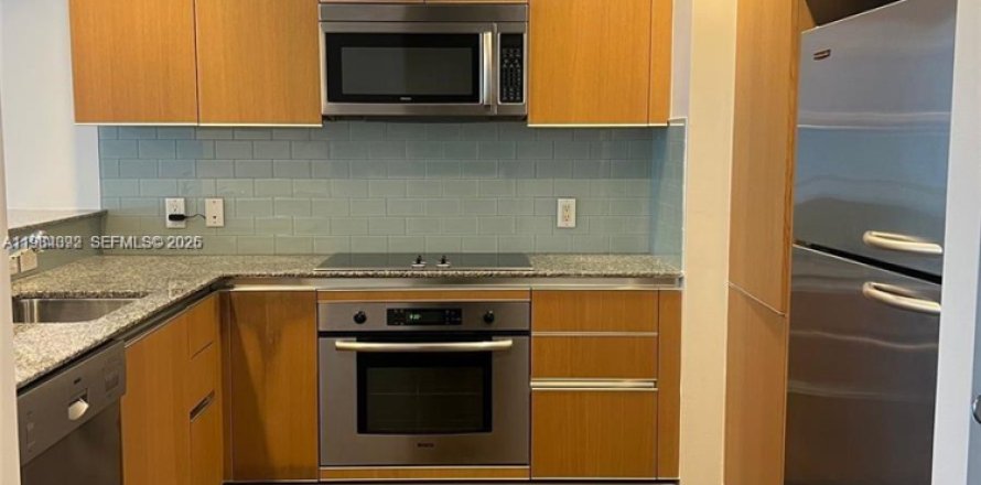 Студия в кондо в Майами, Флорида № 2050826