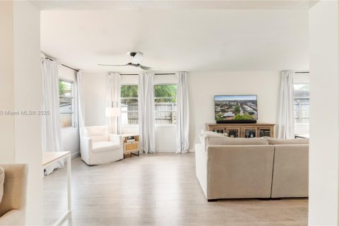House in Fort Lauderdale, Florida 4 bedrooms, 173.54 sq.m. № 1695538 - photo 14