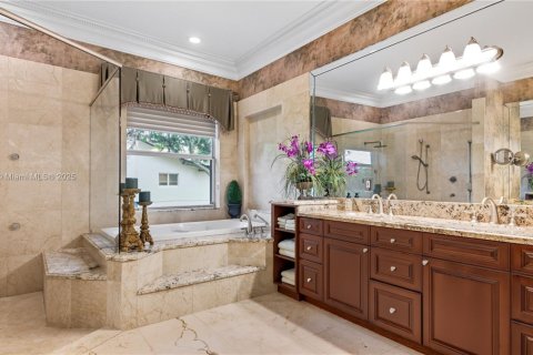 House in Davie, Florida 5 bedrooms, 293.01 sq.m. № 1921996 - photo 17