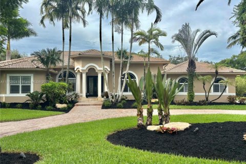 House in Davie, Florida 5 bedrooms, 293.01 sq.m. № 1921996 - photo 1