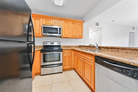 Copropriété à vendre à West Palm Beach, Floride: 2 chambres, 83.98 m2 № 2154303 - photo 3