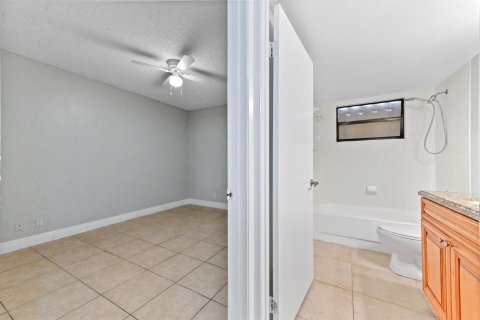 Copropriété à vendre à West Palm Beach, Floride: 2 chambres, 83.98 m2 № 2154303 - photo 9