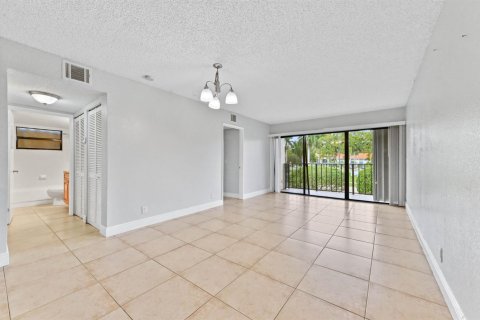 Copropriété à vendre à West Palm Beach, Floride: 2 chambres, 83.98 m2 № 2154303 - photo 5