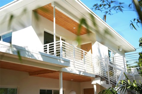 Immobilier commercial à Fort Lauderdale, Floride 237.92 m2 № 2348984
