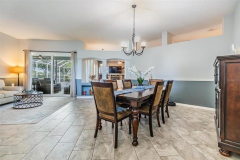 House in Valrico, Florida 4 bedrooms, 248.61 sq.m. № 1759862 - photo 12