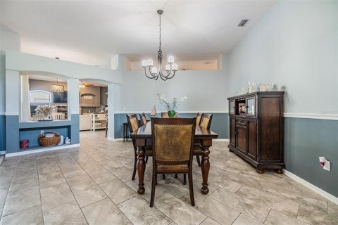 House in Valrico, Florida 4 bedrooms, 248.61 sq.m. № 1759862 - photo 11