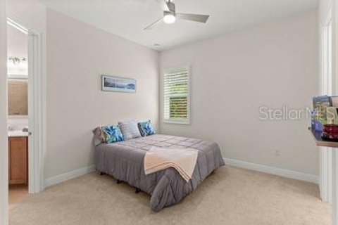 House in Lady Lake, Florida 4 bedrooms, 235.23 sq.m. № 2156661 - photo 28