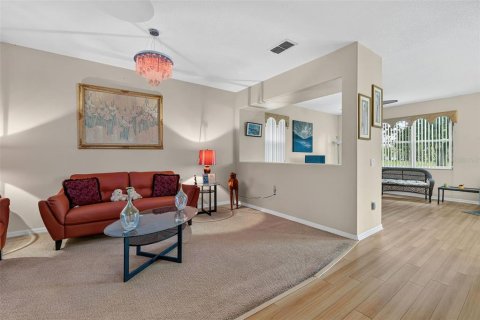 Casa en venta en Clermont, Florida, 3 dormitorios, 223.8 m2 № 2206500 - foto 3