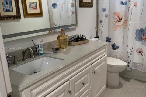 House in Plantation, Florida 3 bedrooms, 203.08 sq.m. № 1865316 - photo 16