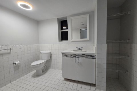 Copropriété à louer à Hialeah, Floride: 2 chambres, 97.55 m2 № 1942032 - photo 12