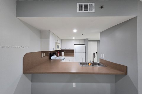 Copropriété à louer à Hialeah, Floride: 2 chambres, 97.55 m2 № 1942032 - photo 10