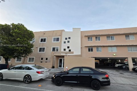 Condo à Hialeah, Floride, 2 chambres  № 1942032