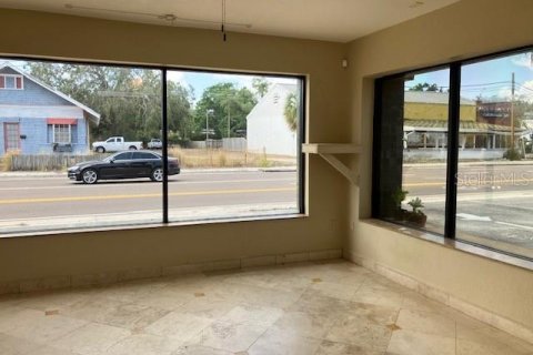 Propiedad comercial en alquiler en Tampa, Florida, 383.22 m2 № 1743384 - foto 2